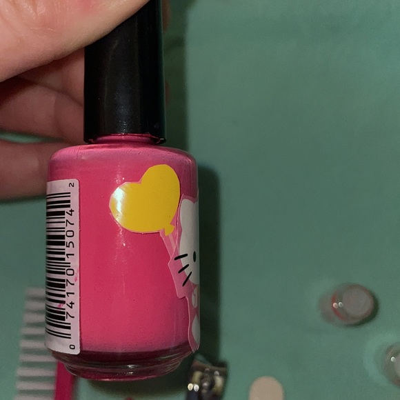 Hello Kitty Nail Set - Picture 4 of 12